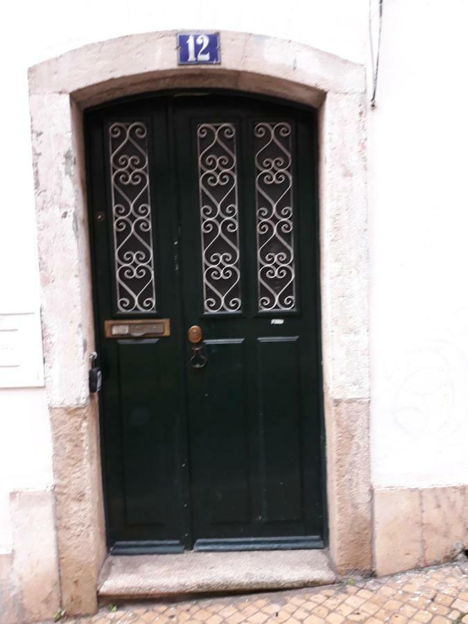 Flat In Historic Neighbourhood Apartment Lisbon Luaran gambar